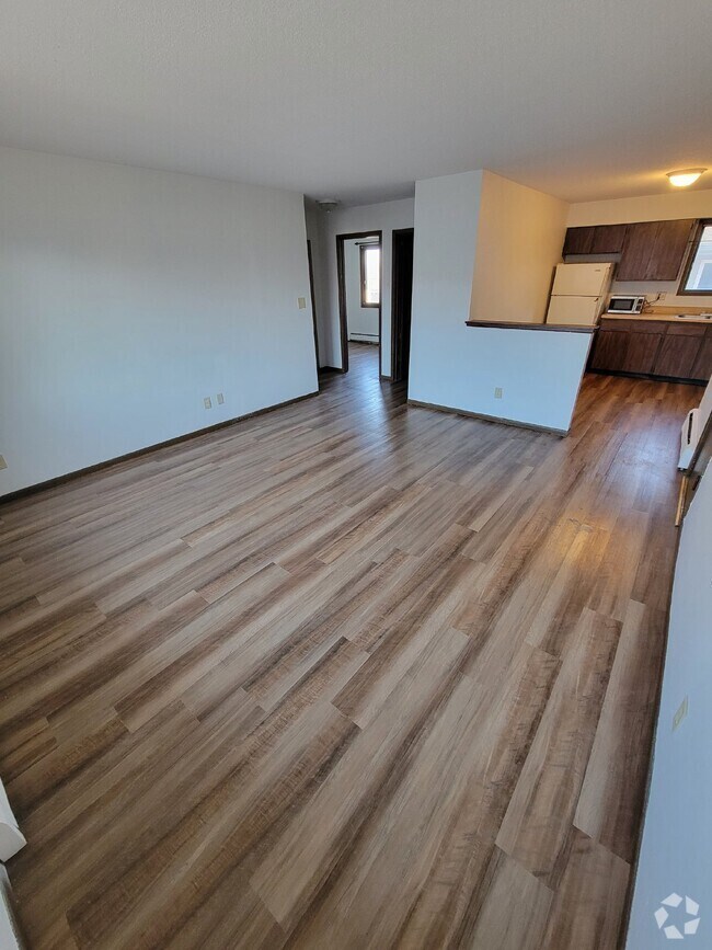 Stonefield Apartments under 900 Marion, IA 2 Rentals