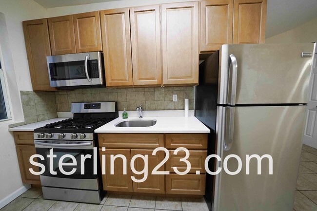 Foto del edificio - 2345 Crescent St