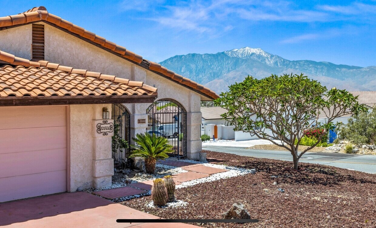 Entrada a casa - 12800 Avenida Alta Loma
