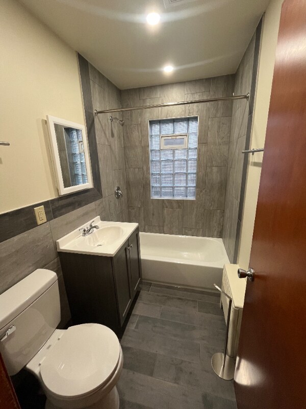 Building Photo - 8024 W Lincoln Ave