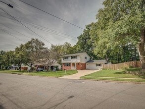 Building Photo - 6812 Landor Ln