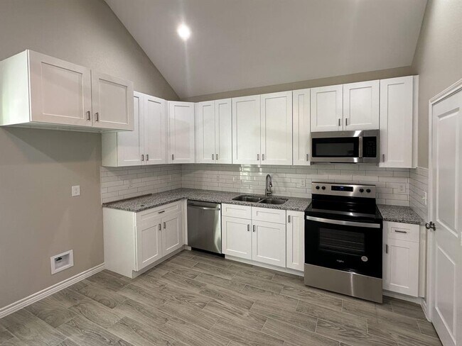 Foto del edificio - 16821 W Forrestal