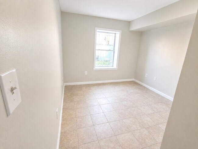 Building Photo - 132 Fabyan Pl