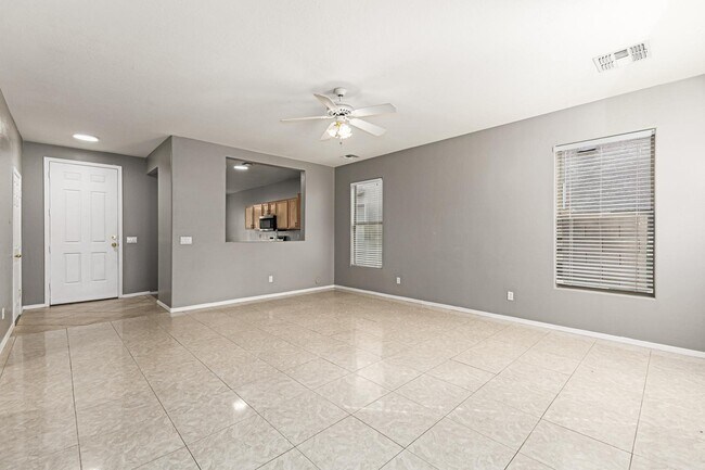 Foto del edificio - 4511 W T Ryan Ln