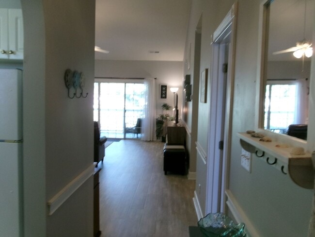 Building Photo - Furnished 2 bedroom, 2 bath condo in Arrowhead Community