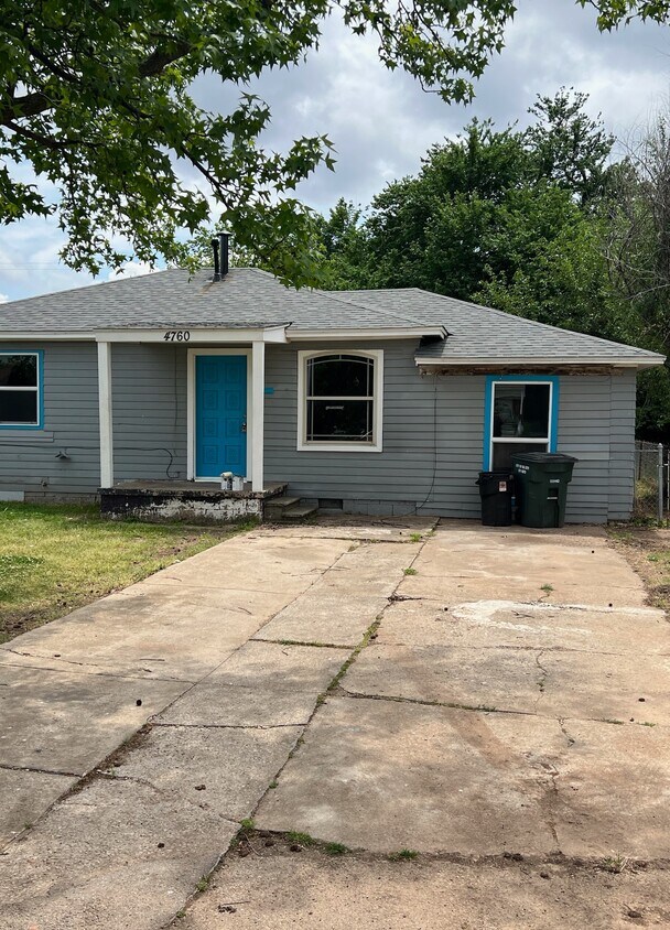 Foto principal - 4760 SE 25th St