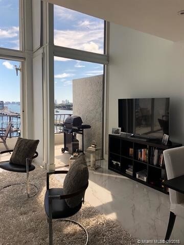 Foto del edificio - 555 NE 15th St