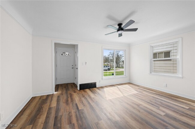 Foto del edificio - 18113 Mapleboro Ave