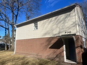 Building Photo - 9242 Hickory St