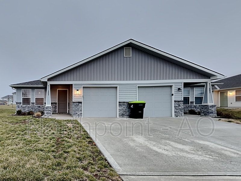 209 SW Lily St, Blue Springs, MO 64014 House Rental in Blue Springs