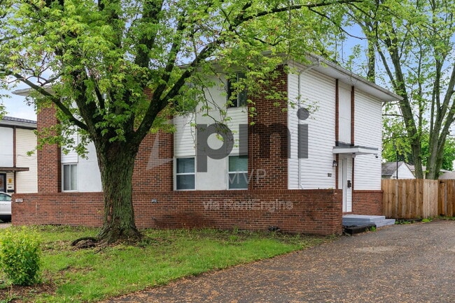 Building Photo - 3027 Rotunda Ct S