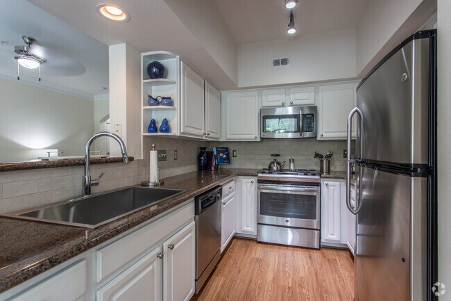 The Post Oak At Woodway Apartments Houston Tx Apartments Com