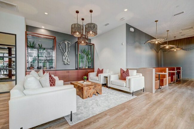 Building Photo - Traverse