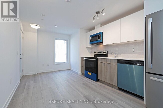 Building Photo - 10 Calamint Ln.