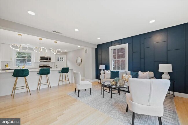 Building Photo - 28 Kennedy St