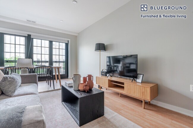 Foto del edificio - 2210 Wisconsin Ave NW