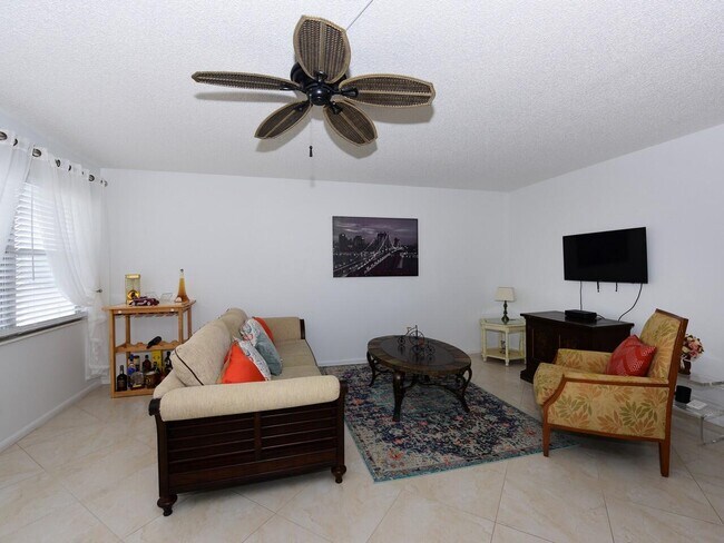 Building Photo - 3024 Ellesmere B