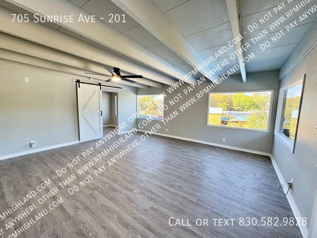 Building Photo - 705 Sunrise Ave