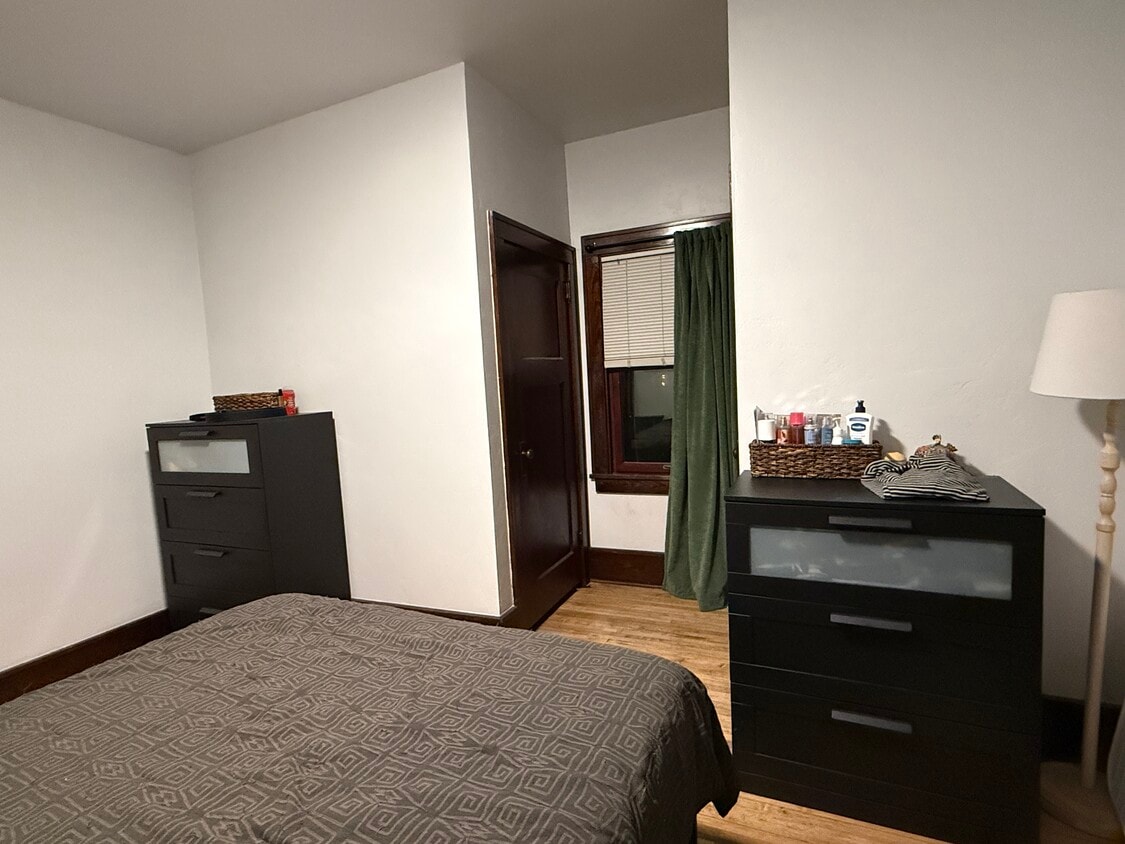 Building Photo - 514 Greenwood St