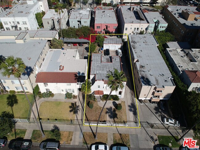 Foto del edificio - 120 N Berendo St