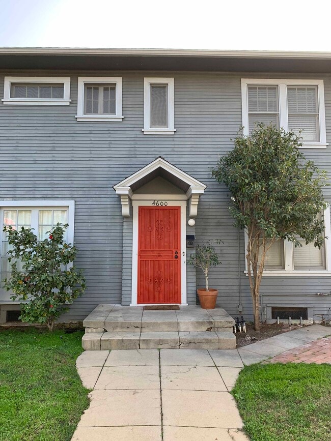 Front door - 4600 Melbourne Ave