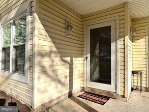 Building Photo - 1507 Bennett Pl