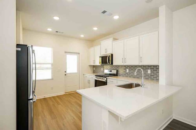 Building Photo - 445 Brook Ave