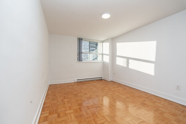 Building Photo - 265 Dixon Road