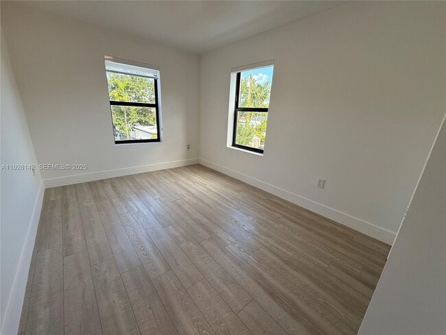 Foto del edificio - 1721 SW 13th St