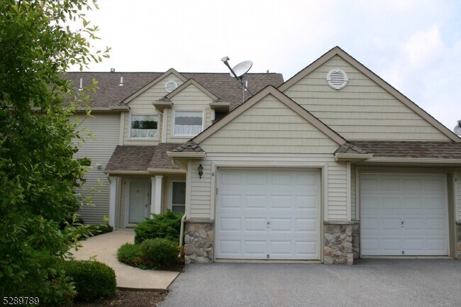 Foto del edificio - 9 Beardslee Cir