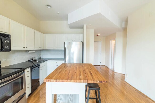 Foto del edificio - 1415 Chapin St NW