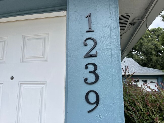 Foto del edificio - 1239 E Ridgewood St