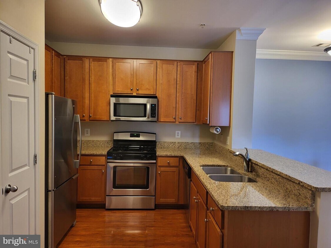 4850 Eisenhower Ave Unit 304, Alexandria, VA 22304 Apartment for Rent