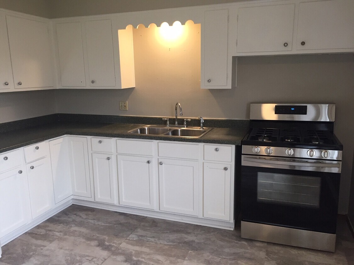 Primary Photo - 6323 North 77th Street, Unit 4