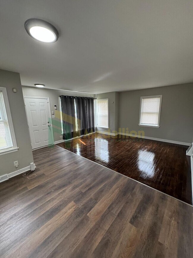 Foto del edificio - Beautifully Updated 4BR/1BA Home with Fini...