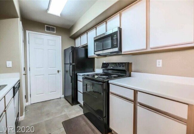 Foto del edificio - 2300 E Silverado Ranch Blvd
