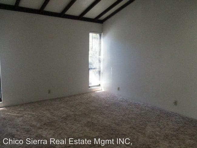 Building Photo - 2 br, 1 bath Apartment - 706 West Sacramento