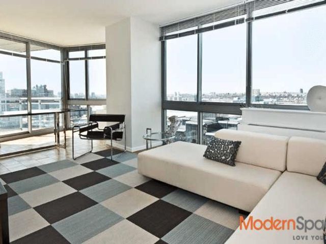 Foto principal - 305 W 37th St