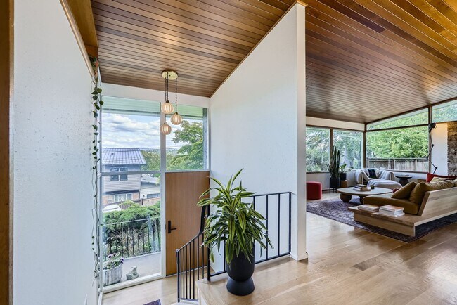 Foto del edificio - Seward Park Home