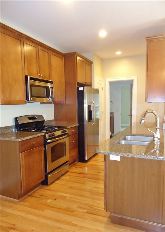 Building Photo - 4 br, 3 bath Condo - 1910 Geddes Ave 1910 ...