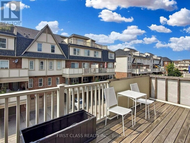 Photo du bâtiment - 595 Dundas St W