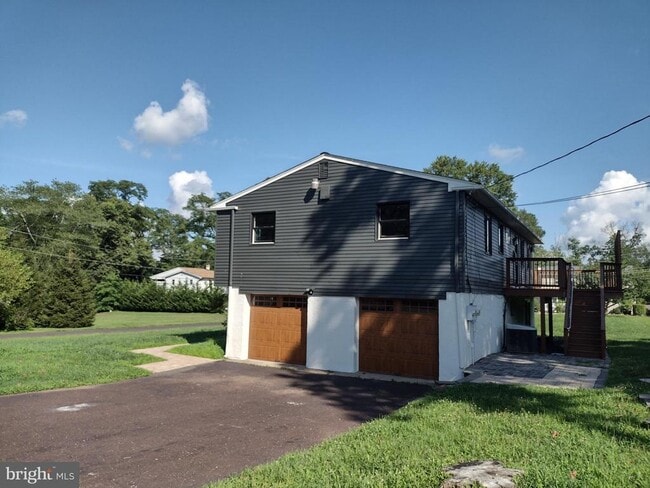 Building Photo - 64 Bogle Dr