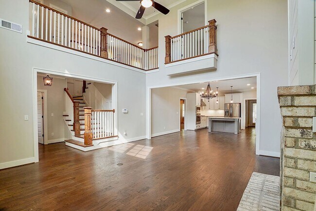 Foto del edificio - 4790 McGill Ct