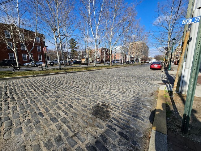 Foto del edificio - 700 New St