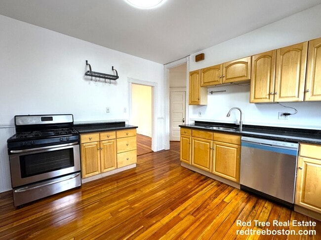 Building Photo - 67 Washburn Ave