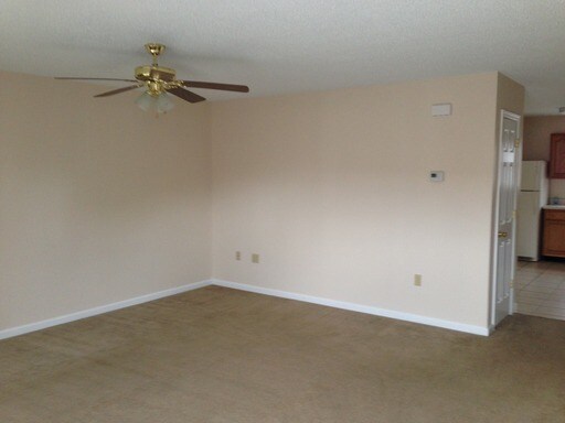 Foto del edificio - 179 Hidden Meadows Ln