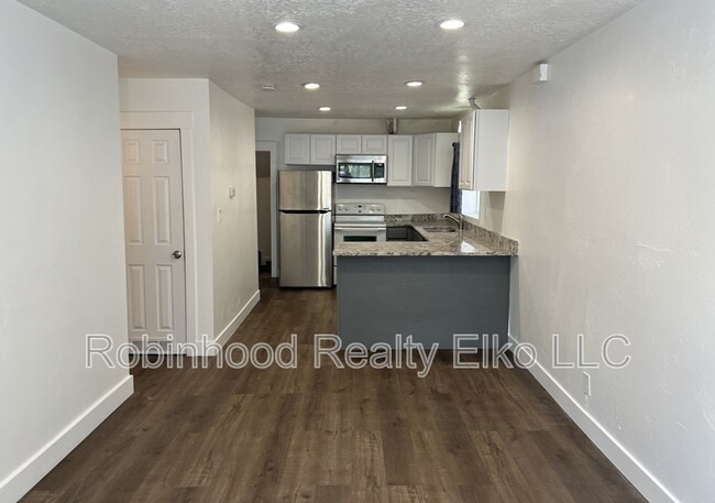 Building Photo - 540 9th St