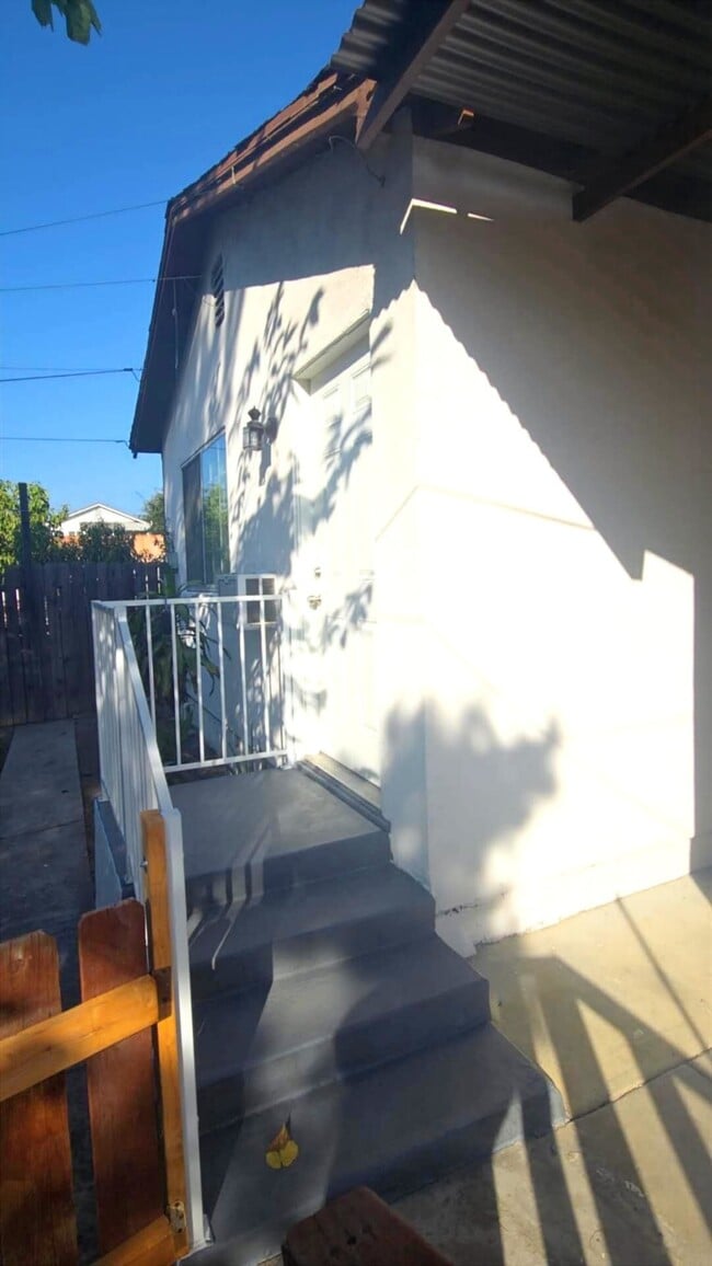 Front Entry - 4026 Sterling Way