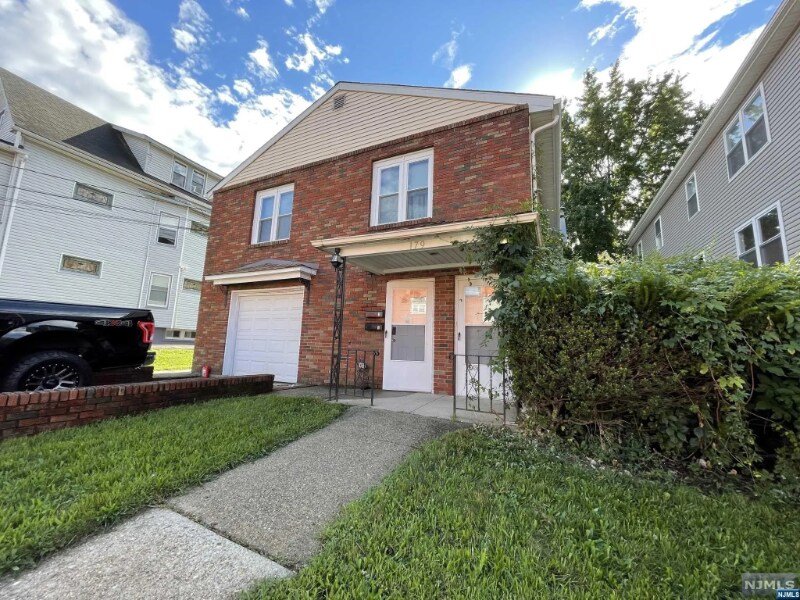Primary Photo - 179 Sheridan Ave