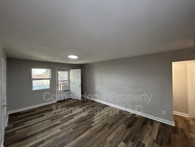 Foto del edificio - 2506 Redbud Ln